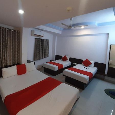 Hotel Royal Night Ahmedabad Exterior photo