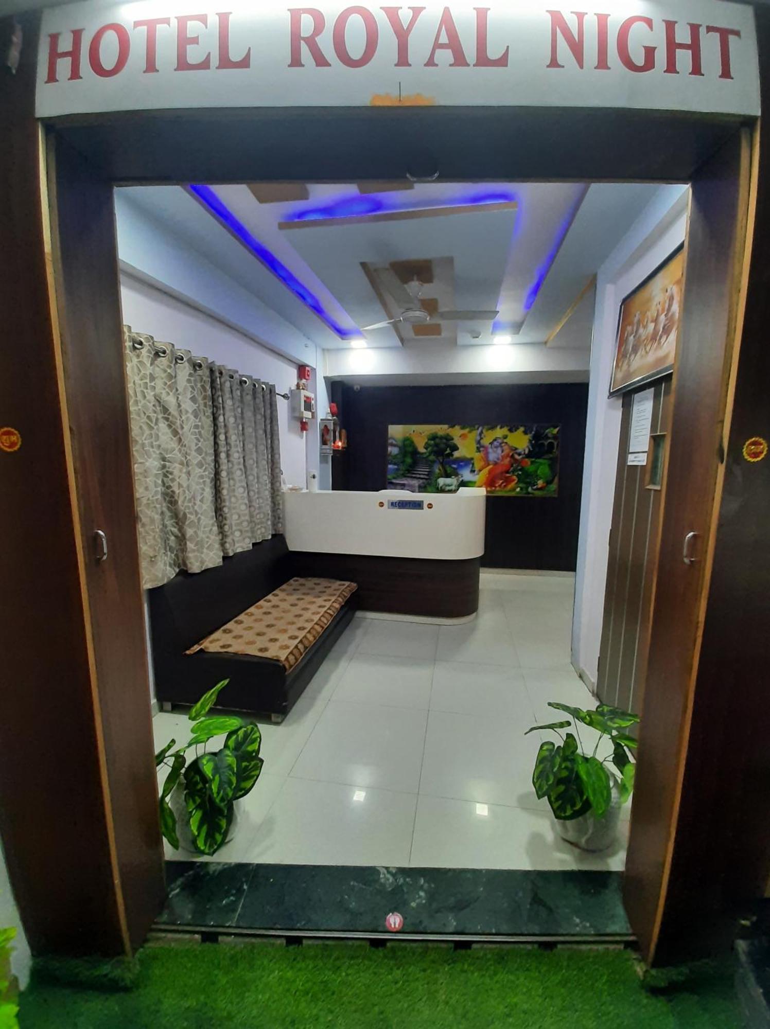 Hotel Royal Night Ahmedabad Exterior photo