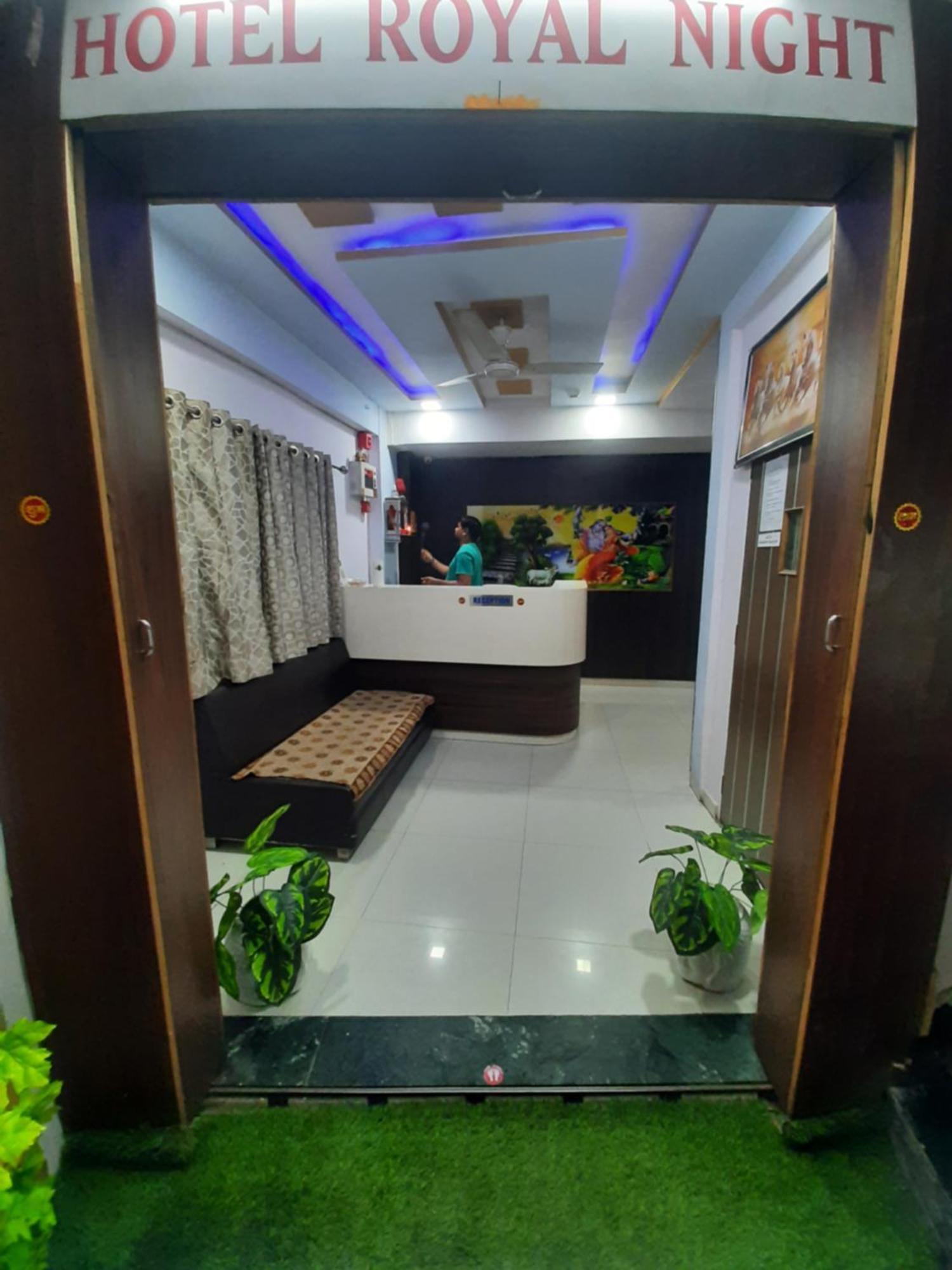 Hotel Royal Night Ahmedabad Exterior photo
